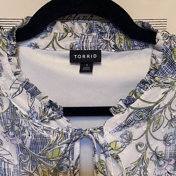 TORRID Mini Clip Dot Chiffon Floral Dress - Picture 13 of 14